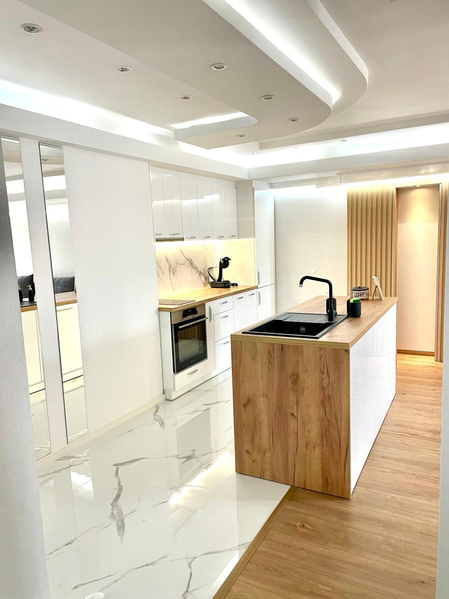 Sea Breeze Apartment Варна Екстериор снимка